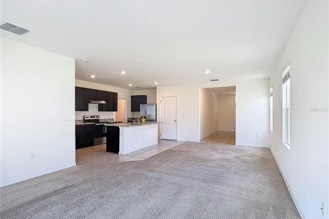 House in Davenport, Florida 5 bedrooms, 234.3 sq.m. № 1813100 - photo 7