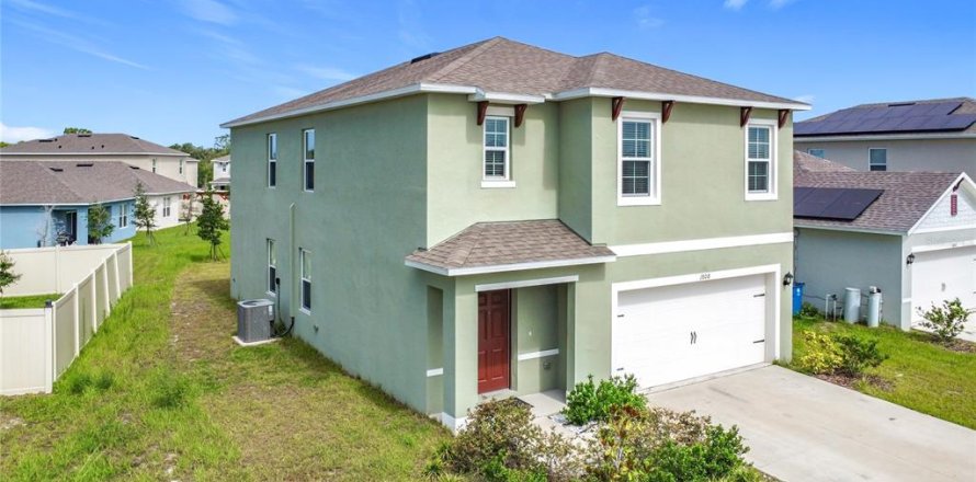 House in Davenport, Florida 5 bedrooms, 234.3 sq.m. № 1813100