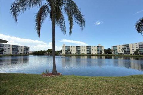 Condominio en venta en Dania Beach, Florida, 2 dormitorios, 110.55 m2 № 2339834 - foto 4