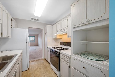 Condo in Saint Petersburg, Florida, 2 bedrooms  № 1363411 - photo 6