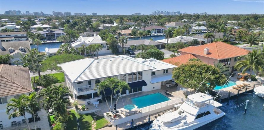 Villa ou maison à Fort Lauderdale, Floride 5 chambres, 363.25 m2 № 2146400