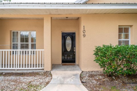 Casa en venta en LaBelle, Florida, 3 dormitorios, 149.11 m2 № 1987794 - foto 2