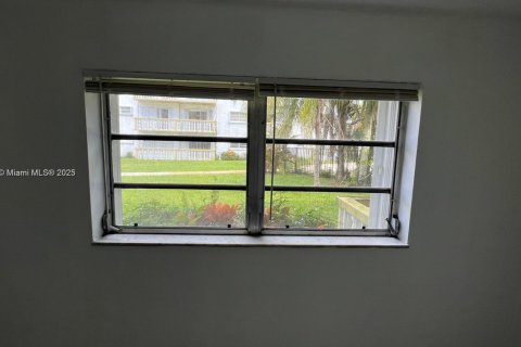 Copropriété à louer à Miami, Floride: 1 chambre, 68.75 m2 № 1966411 - photo 12