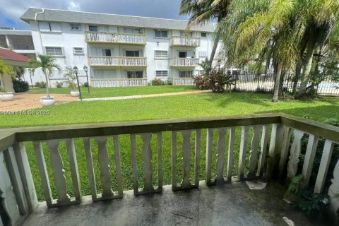 Copropriété à louer à Miami, Floride: 1 chambre, 68.75 m2 № 1966411 - photo 10