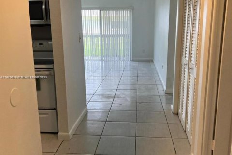 Copropriété à louer à Miami, Floride: 1 chambre, 68.75 m2 № 1966411 - photo 3