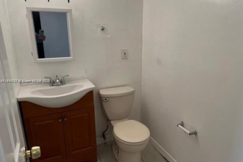 Copropriété à louer à Miami, Floride: 1 chambre, 68.75 m2 № 1966411 - photo 9