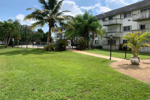 Copropriété à louer à Miami, Floride: 1 chambre, 68.75 m2 № 1966411 - photo 18