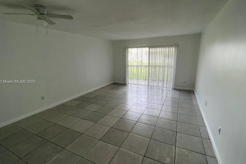 Copropriété à louer à Miami, Floride: 1 chambre, 68.75 m2 № 1966411 - photo 4