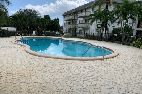 Copropriété à louer à Miami, Floride: 1 chambre, 68.75 m2 № 1966411 - photo 20