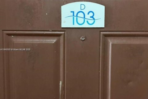 Copropriété à louer à Miami, Floride: 1 chambre, 68.75 m2 № 1966411 - photo 16