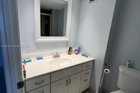 Copropriété à louer à Aventura, Floride: 3 chambres, 145.39 m2 № 2043172 - photo 15
