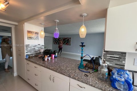 Copropriété à louer à Aventura, Floride: 3 chambres, 145.39 m2 № 2043172 - photo 8