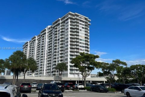 Copropriété à louer à Aventura, Floride: 3 chambres, 145.39 m2 № 2043172 - photo 5