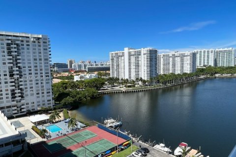 Copropriété à louer à Aventura, Floride: 3 chambres, 145.39 m2 № 2043172 - photo 13