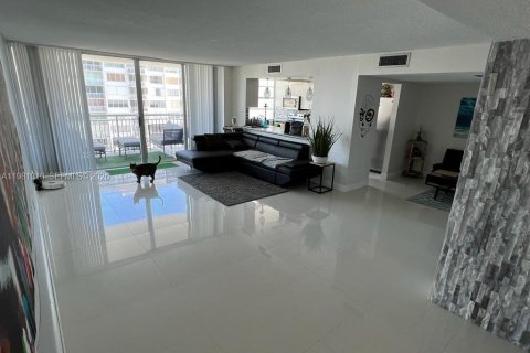 Copropriété à louer à Aventura, Floride: 3 chambres, 145.39 m2 № 2043172 - photo 2
