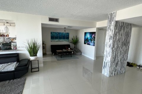 Copropriété à louer à Aventura, Floride: 3 chambres, 145.39 m2 № 2043172 - photo 4