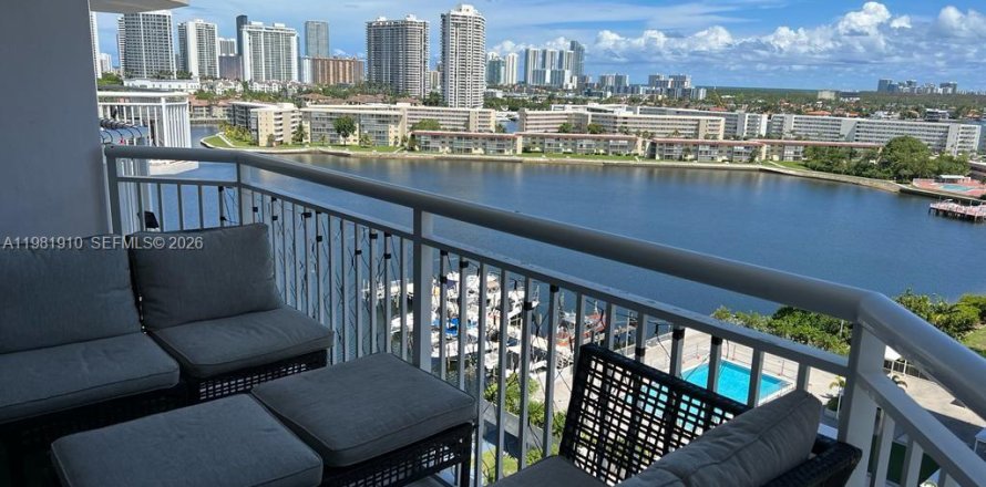 Condo à Aventura, Floride, 3 chambres  № 2043172