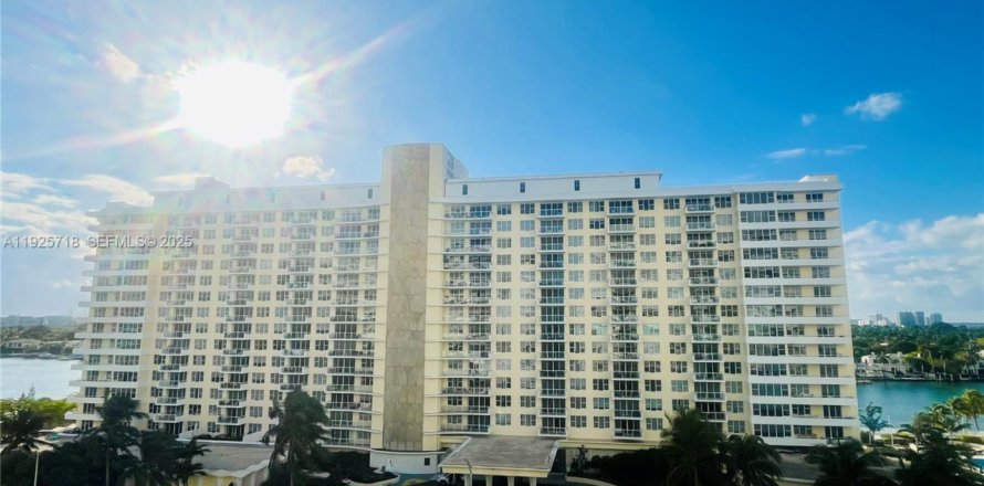 Condo à Miami Beach, Floride, 2 chambres № 1984091