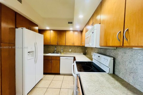 Copropriété à louer à Miami Beach, Floride: 2 chambres, 110.55 m2 № 1984091 - photo 9