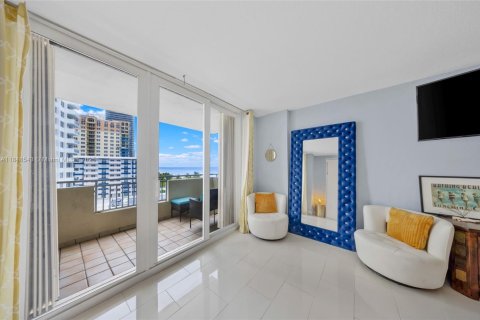 Condominio en venta en Hallandale Beach, Florida, 51.65 m2 № 1849039 - foto 4