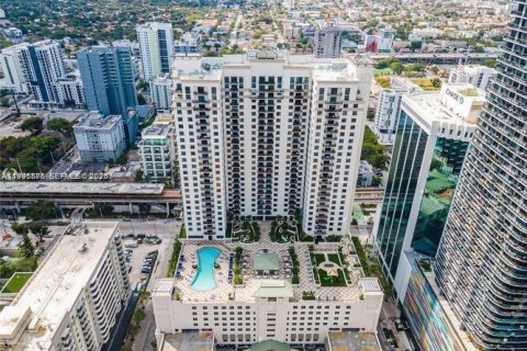 Купить кондоминиум в Майами, Флорида 1 спальня, 76.09м2, № 2067743 - фото 15