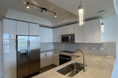 Купить кондоминиум в Майами, Флорида 1 спальня, 76.09м2, № 2067743 - фото 3