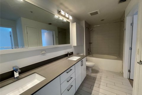 Купить кондоминиум в Майами, Флорида 1 спальня, 76.09м2, № 2067743 - фото 9