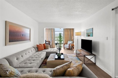 Copropriété à vendre à Clearwater, Floride: 2 chambres, 77.11 m2 № 1917020 - photo 8