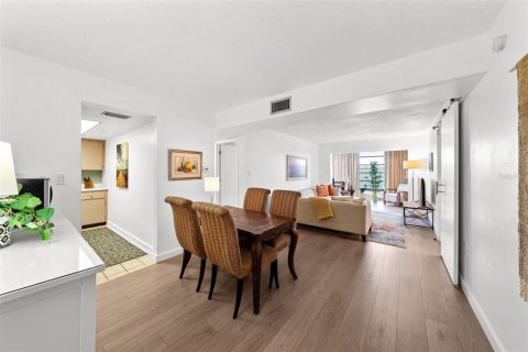 Copropriété à vendre à Clearwater, Floride: 2 chambres, 77.11 m2 № 1917020 - photo 5