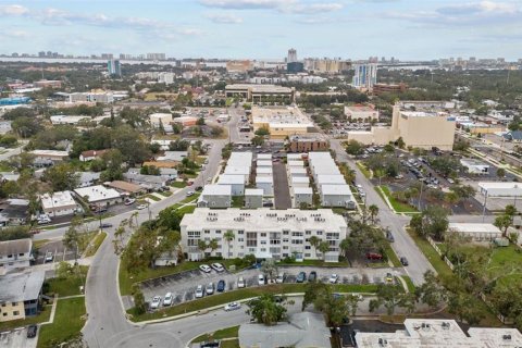 Copropriété à vendre à Clearwater, Floride: 2 chambres, 77.11 m2 № 1917020 - photo 4
