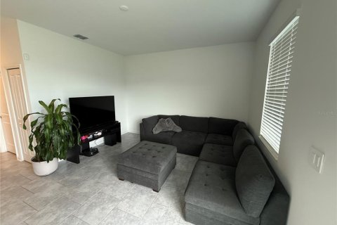 Adosado en alquiler en Davenport, Florida, 3 dormitorios, 1709572.65 m2 № 1816899 - foto 7