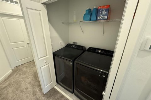 Adosado en alquiler en Davenport, Florida, 3 dormitorios, 1709572.65 m2 № 1816899 - foto 18