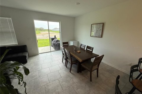 Adosado en alquiler en Davenport, Florida, 3 dormitorios, 1709572.65 m2 № 1816899 - foto 8