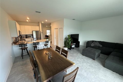 Adosado en alquiler en Davenport, Florida, 3 dormitorios, 1709572.65 m2 № 1816899 - foto 9