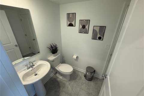 Adosado en alquiler en Davenport, Florida, 3 dormitorios, 1709572.65 m2 № 1816899 - foto 10