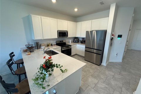 Adosado en alquiler en Davenport, Florida, 3 dormitorios, 1709572.65 m2 № 1816899 - foto 5