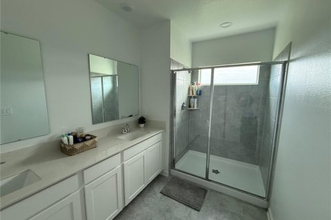 Adosado en alquiler en Davenport, Florida, 3 dormitorios, 1709572.65 m2 № 1816899 - foto 16