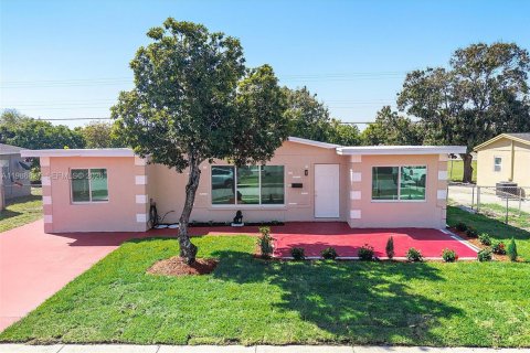 Casa en Pompano Beach, Florida 4 dormitorios, 135.73 m2 № 2058098