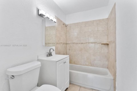 Villa ou maison à vendre à Pompano Beach, Floride: 4 chambres, 135.73 m2 № 2058098 - photo 10