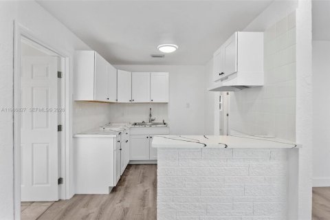 Villa ou maison à vendre à Pompano Beach, Floride: 4 chambres, 135.73 m2 № 2058098 - photo 4