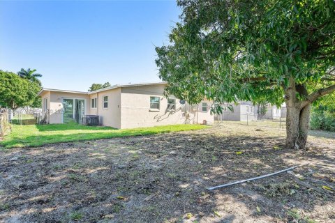 Villa ou maison à vendre à Pompano Beach, Floride: 4 chambres, 135.73 m2 № 2058098 - photo 25