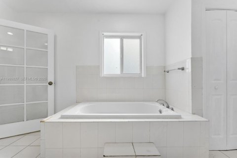 Villa ou maison à vendre à Pompano Beach, Floride: 4 chambres, 135.73 m2 № 2058098 - photo 21