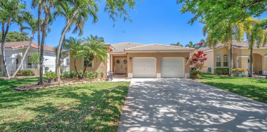 House in Coconut Creek, Florida 4 bedrooms, 178 sq.m. № 1713848