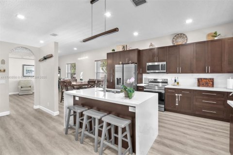 House in Coconut Creek, Florida 4 bedrooms, 178 sq.m. № 1713848 - photo 8
