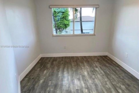 Adosado en venta en Miami, Florida, 3 dormitorios, 117.06 m2 № 1766652 - foto 15