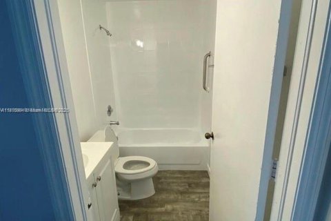 Adosado en venta en Miami, Florida, 3 dormitorios, 117.06 m2 № 1766652 - foto 14