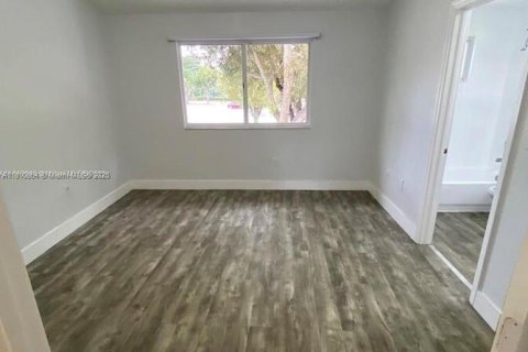 Adosado en venta en Miami, Florida, 3 dormitorios, 117.06 m2 № 1766652 - foto 10