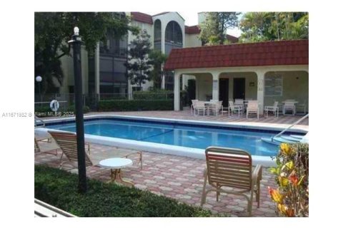 Condominio en venta en Lauderhill, Florida, 1 dormitorio, 78.97 m2 № 1394263 - foto 5