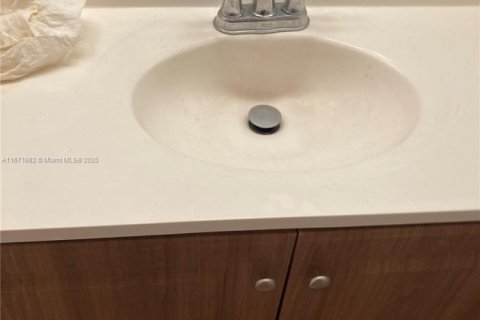 Condominio en venta en Lauderhill, Florida, 1 dormitorio, 78.97 m2 № 1394263 - foto 21
