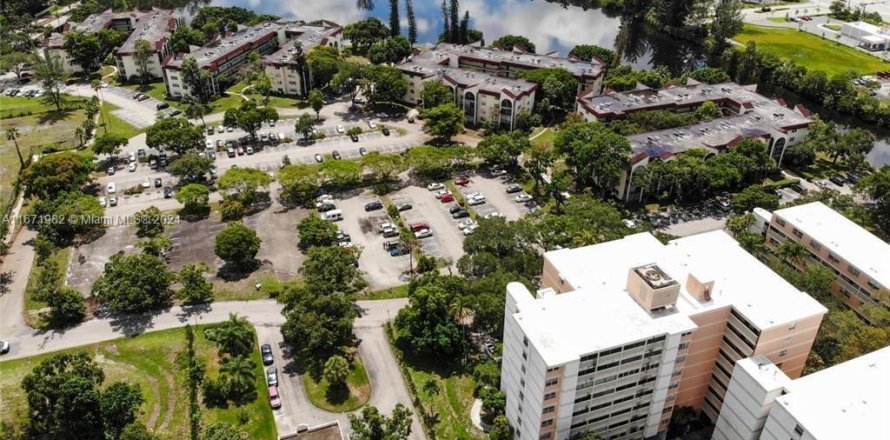 Condominio en Lauderhill, Florida, 1 dormitorio № 1394263